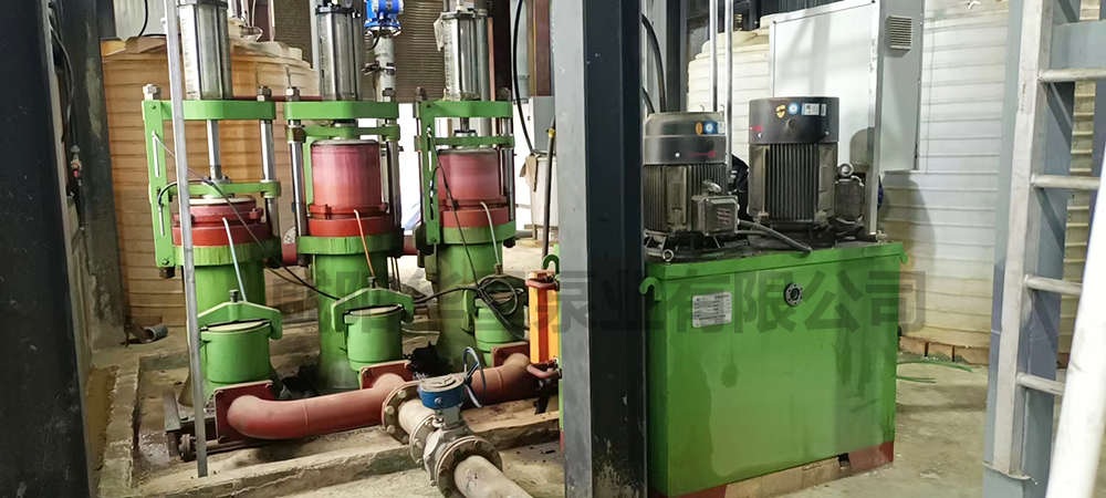 壓濾機(jī)柱塞泵三缸泵現(xiàn)場(chǎng)使用圖片.jpg 壓濾機(jī)柱塞泵三缸泵現(xiàn)場(chǎng)使用圖片.jpg